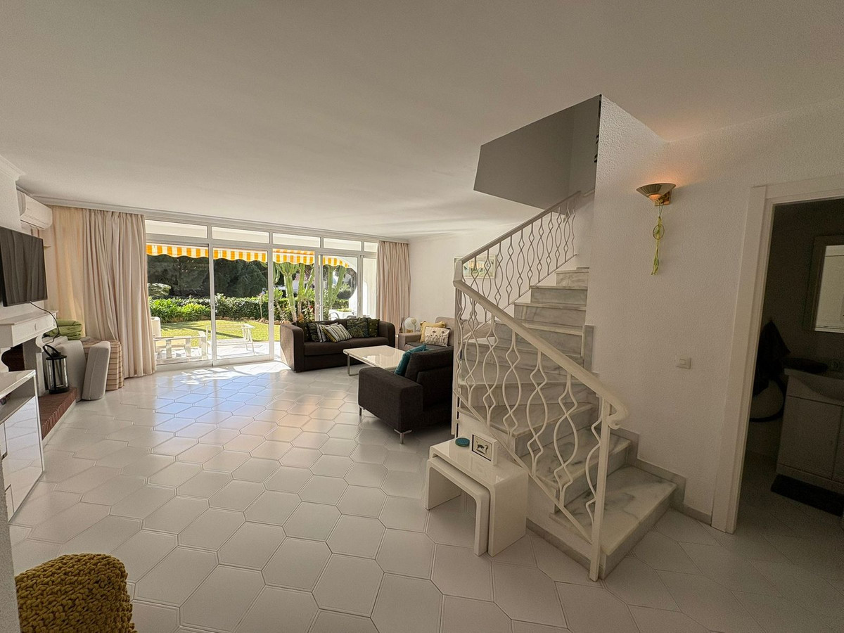 3 Bedroom Villa in Mijas - Photo 14