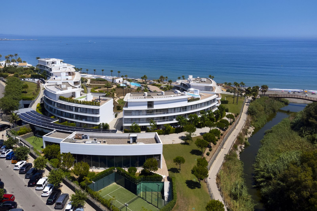 4 Bedroom Apartment in Estepona - Photo 43