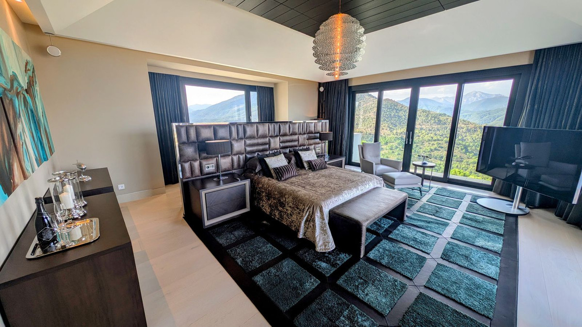 7 Bedroom Villa in Benahavís - Фото 12