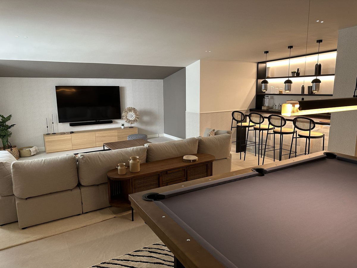5 Bedroom Villa in Marbella - Photo 35