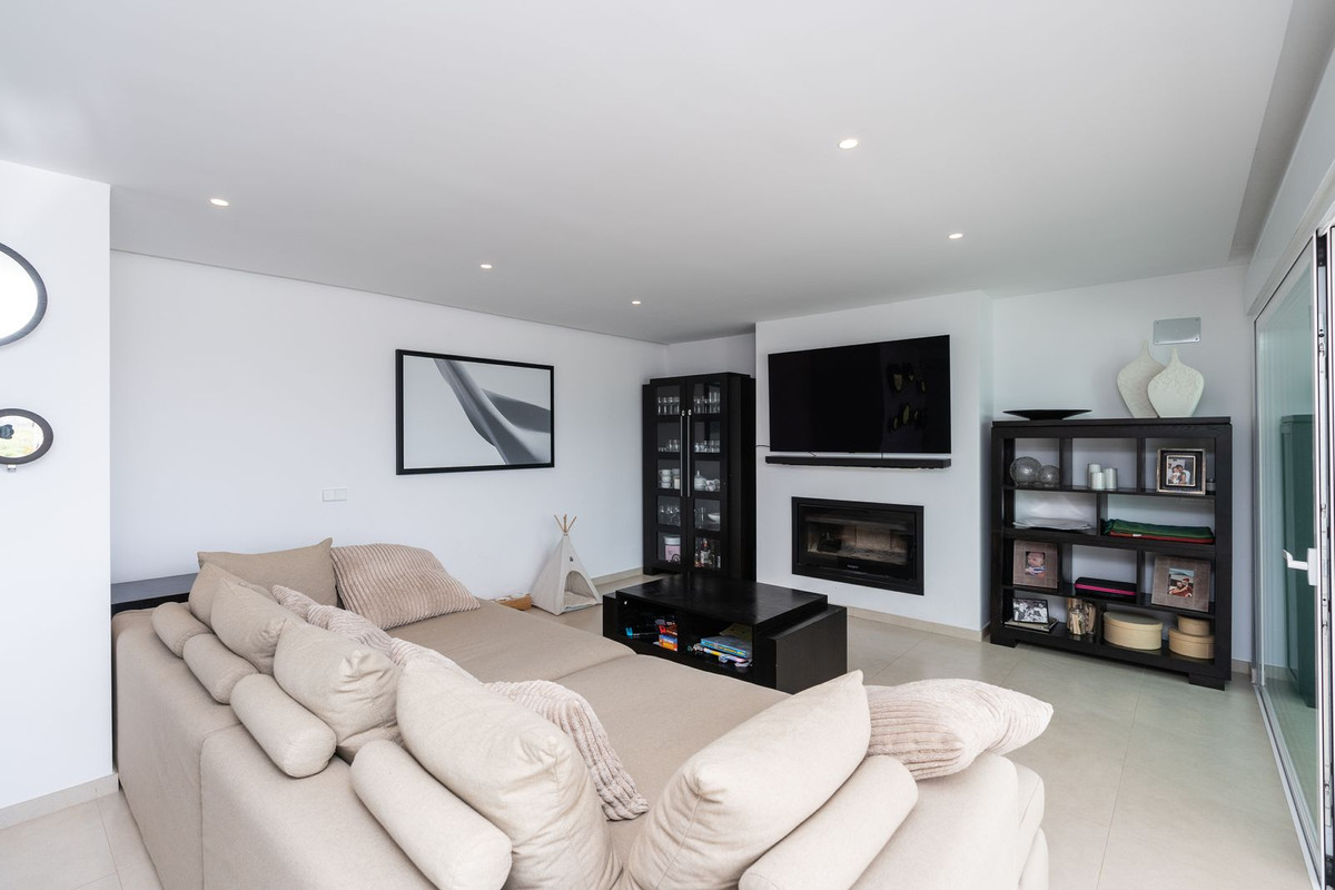 3 Bedroom Villa in Estepona - Photo 11