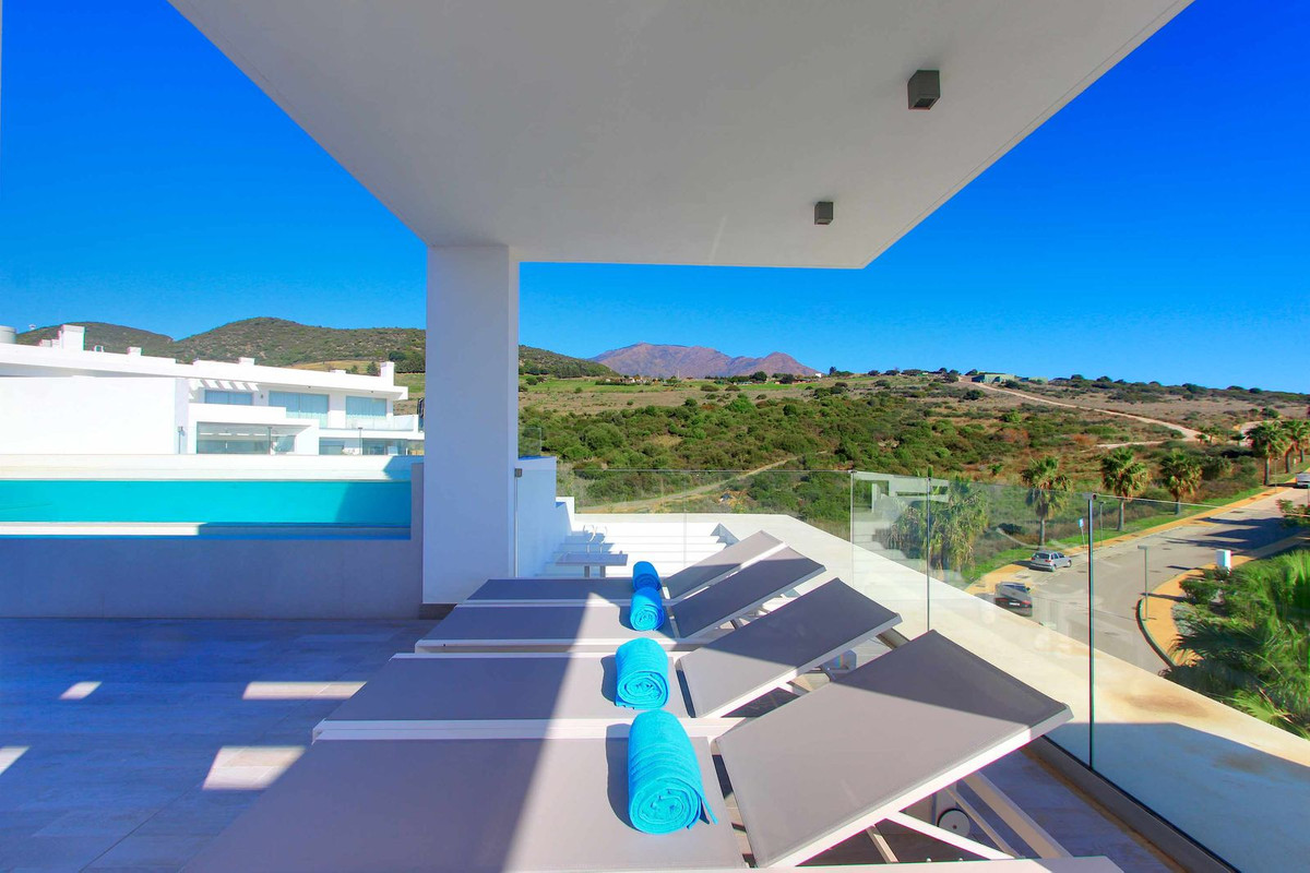 3 Bedroom Penthouse in Casares - Photo 20