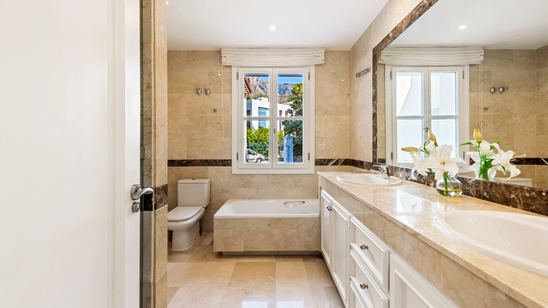 7 Bedroom Villa in Marbella - Photo 11