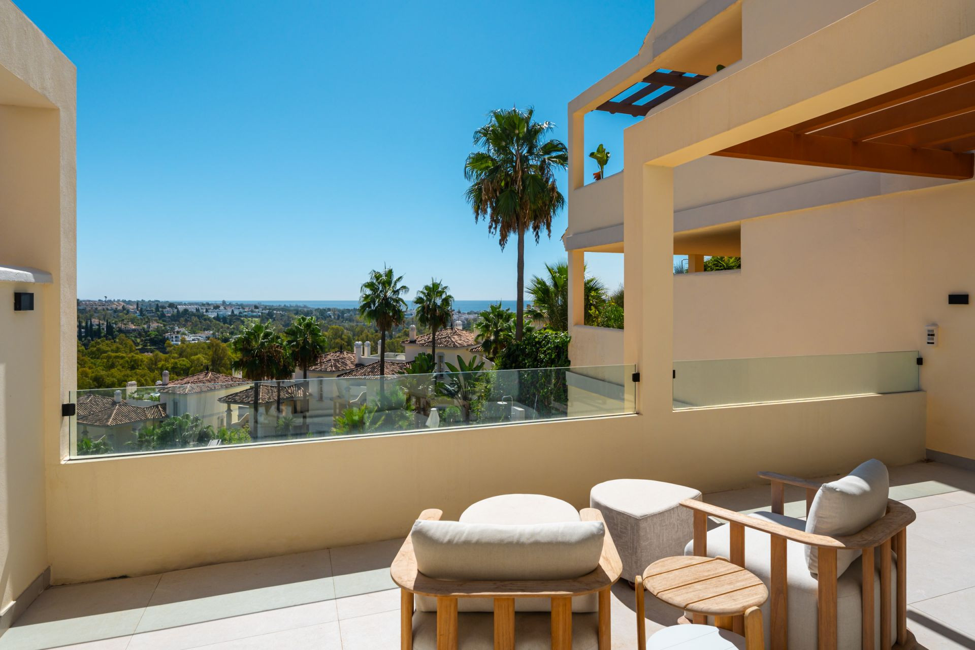 3 Bedroom Apartment in Marbella - Photo 3
