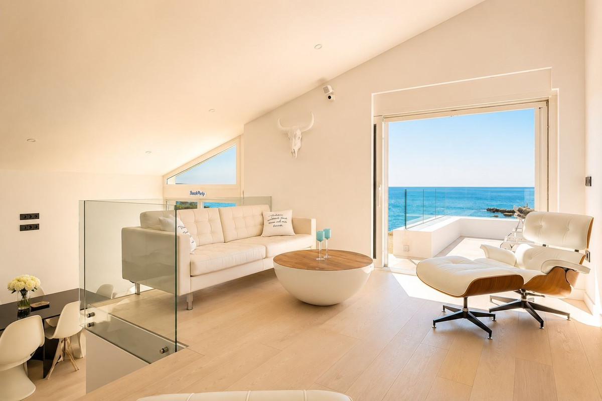 4 Bedroom Villa in Estepona - Photo 3