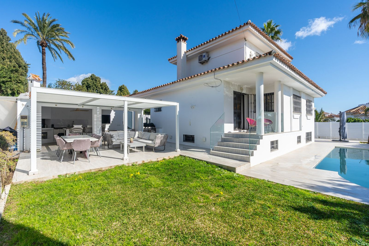 5 Bedroom Villa in Estepona