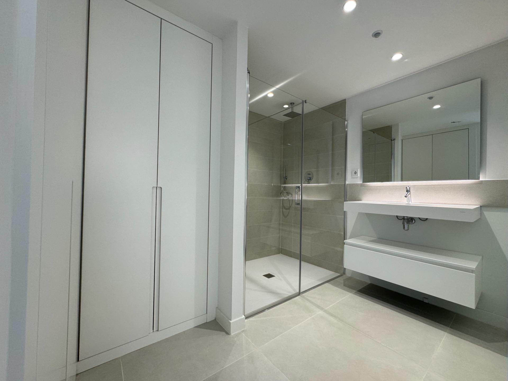 2 Bedroom Apartment in Fuengirola - Photo 9