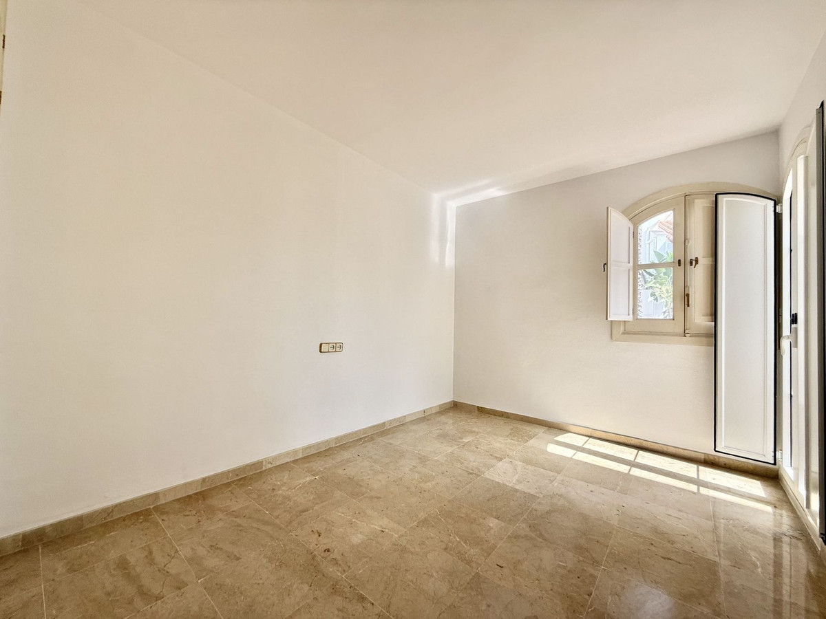 3 Bedroom Townhouse in Marbella - Photo 21