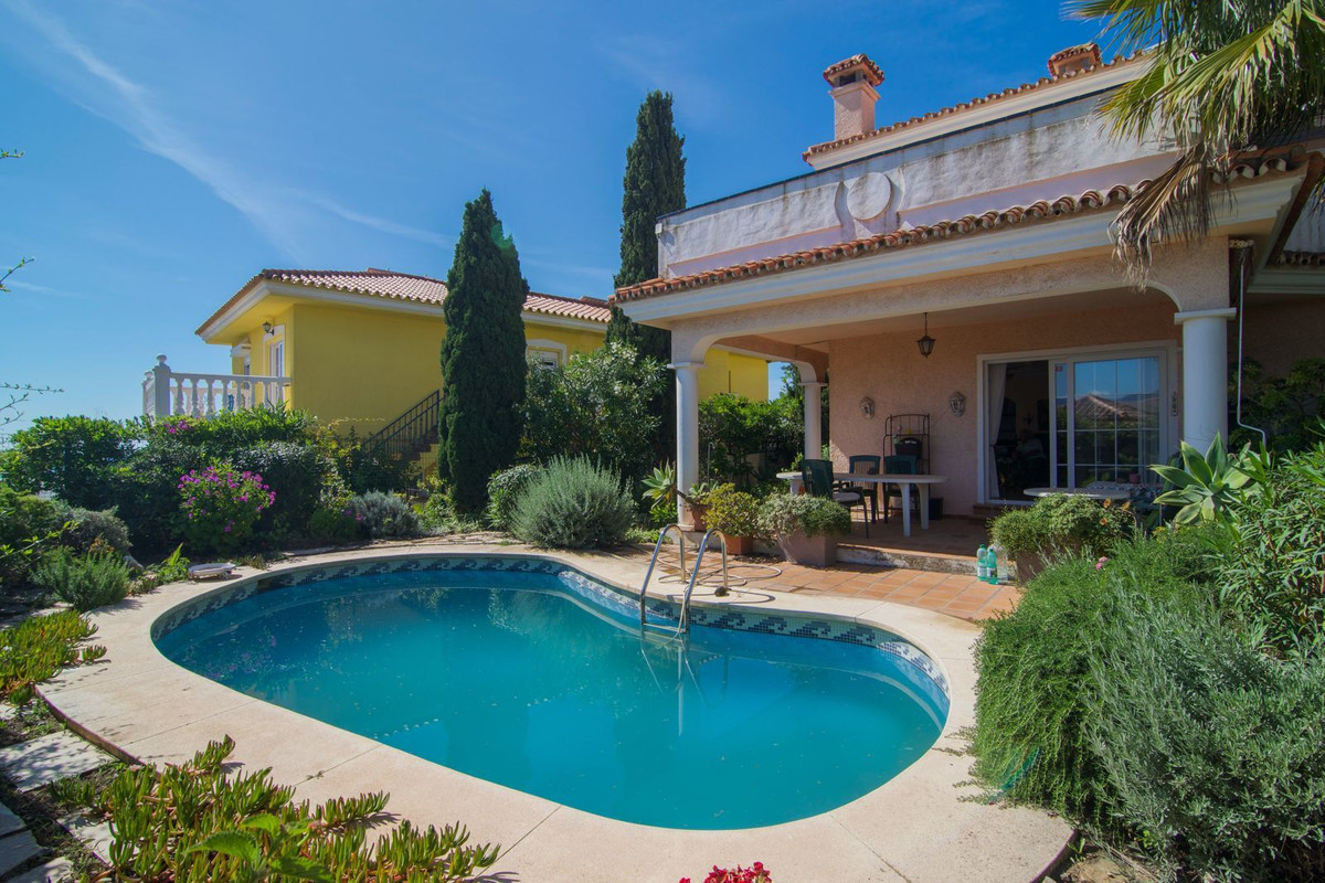 3 Bedroom Villa in Fuengirola - Photo 2