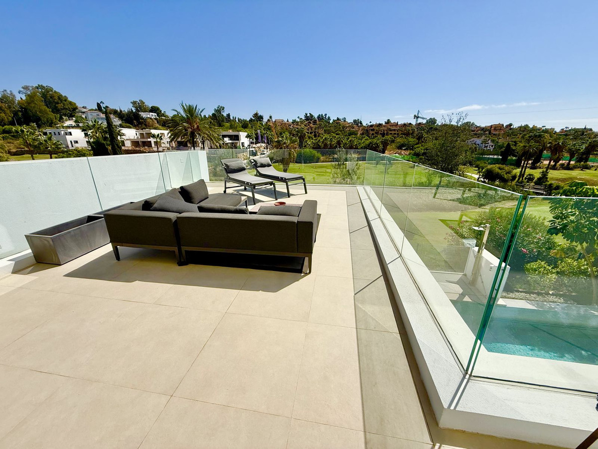 4 Bedroom Villa in Estepona - Photo 39