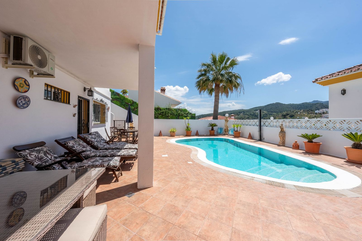 4 Bedroom Villa in Monda - Photo 40