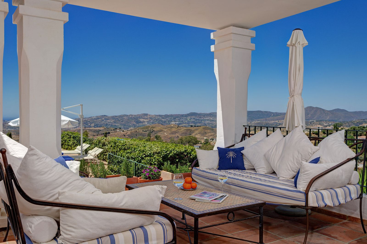 6 Bedroom Villa in Mijas - Photo 5