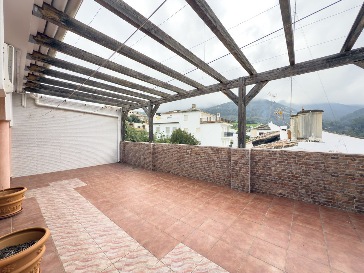 6 Bedroom Townhouse in Tolox - Photo 54