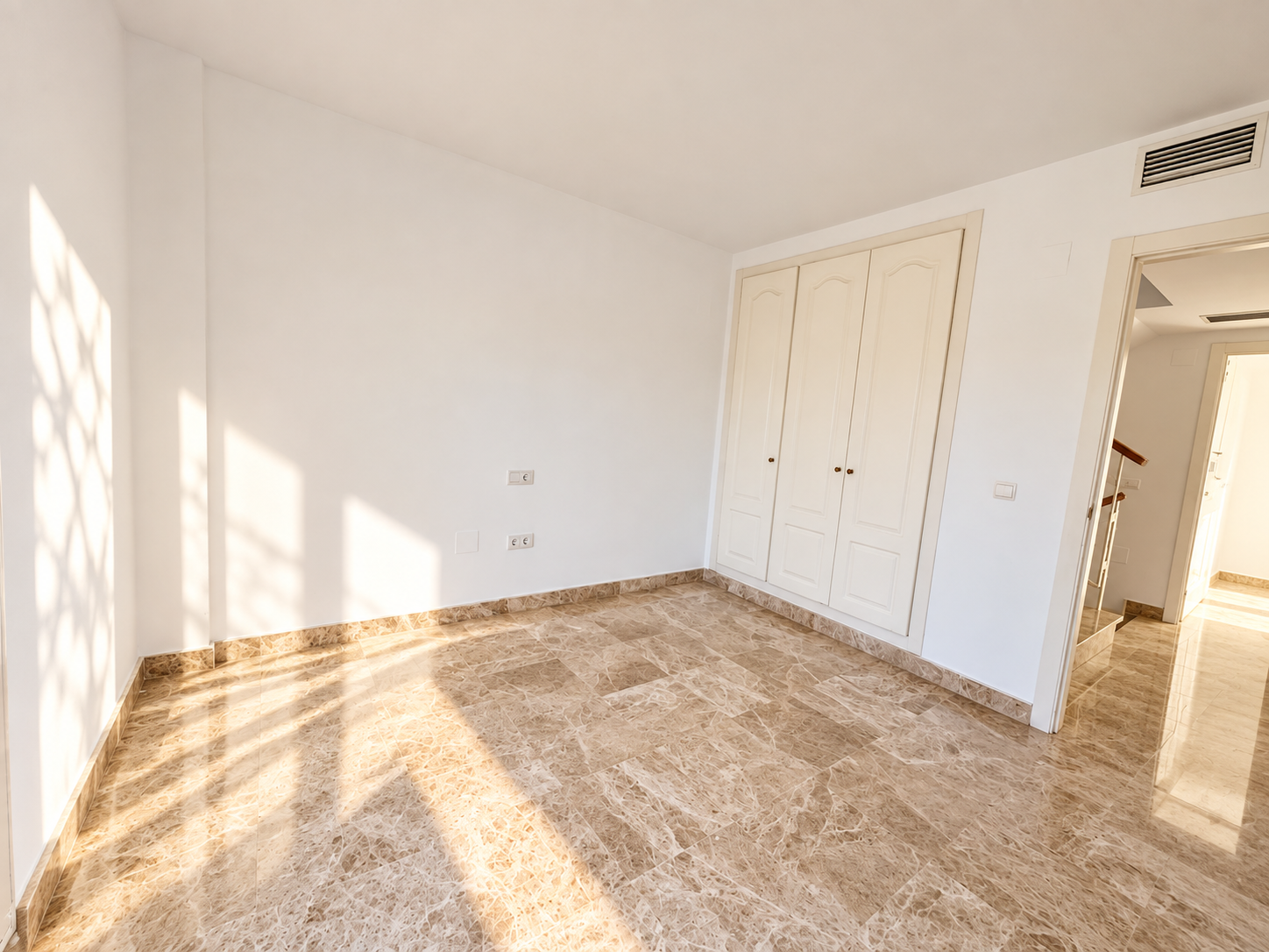 3 Bedroom Townhouse in Marbella - Photo 17
