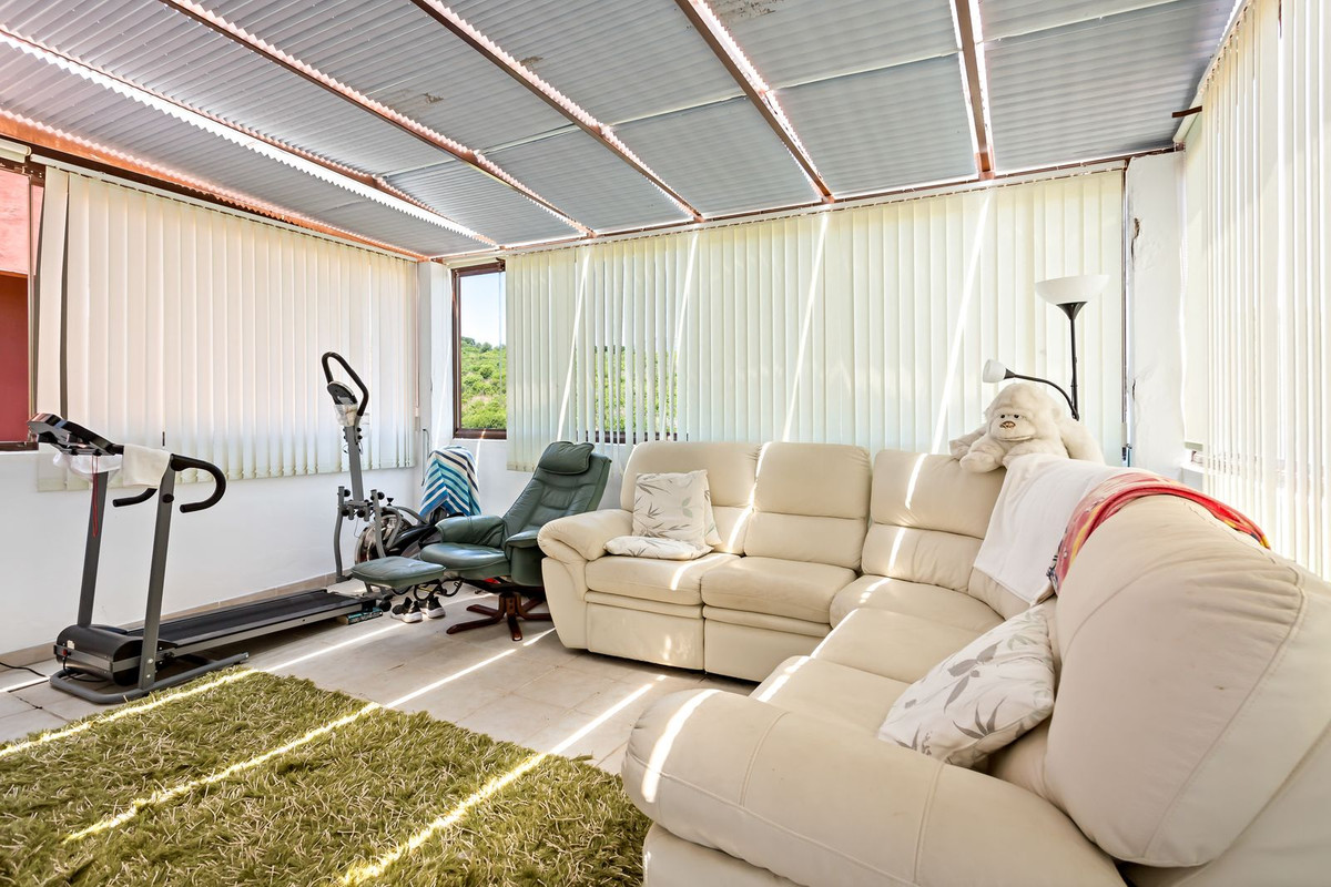 3 Bedroom Penthouse in Casares - Photo 13