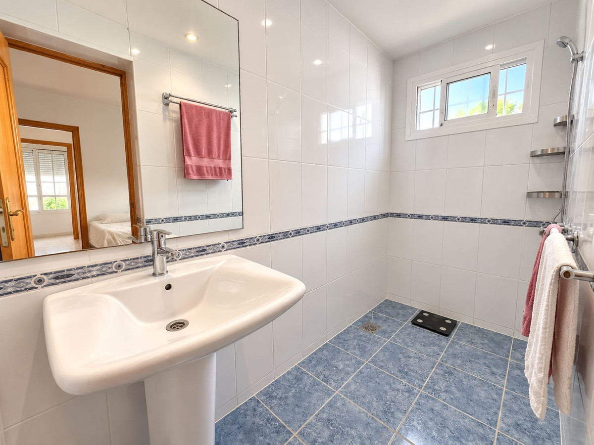 3 Bedroom Villa in Mijas - Photo 16