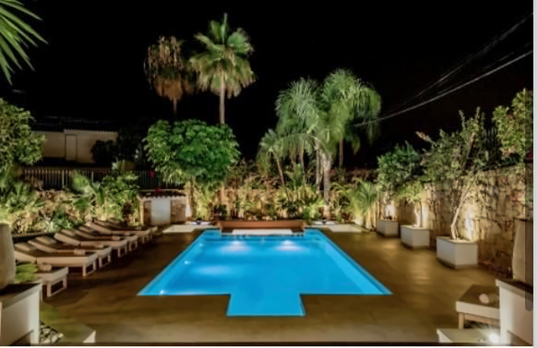 6 Bedroom Villa in Marbella - Photo 2