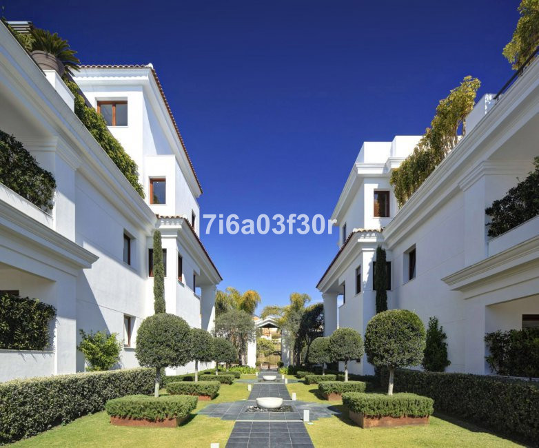 3 Bedroom Apartment in Estepona - Photo 14