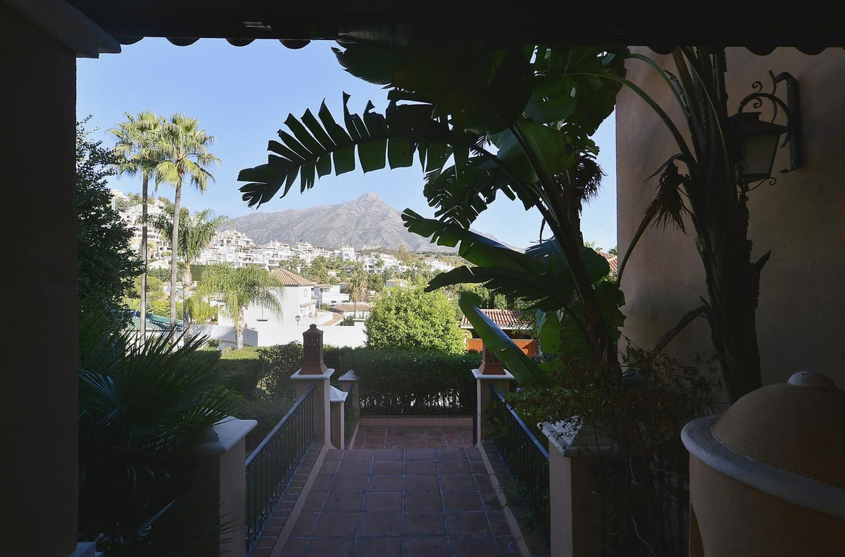 4 Bedroom Villa in Marbella - Photo 17