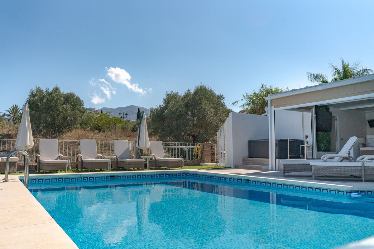 3 Bedroom Villa in Coín - Photo 9