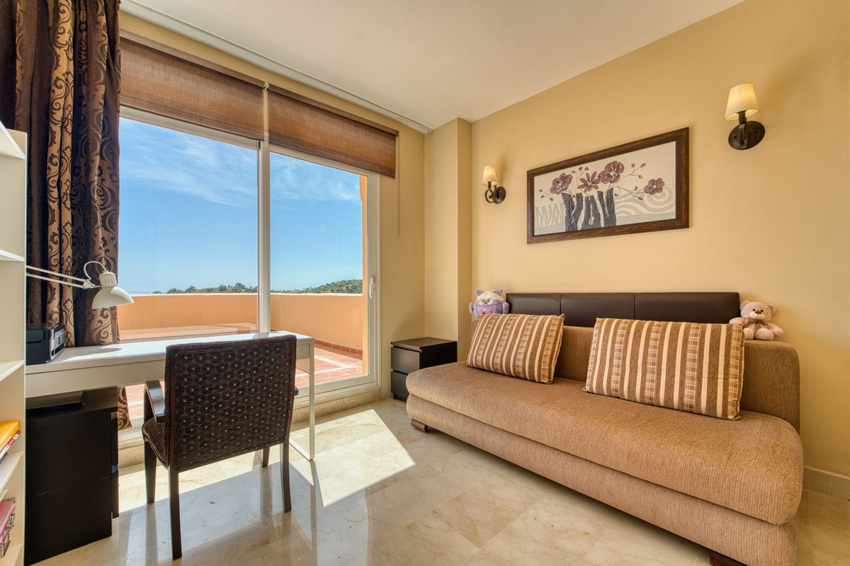 Piso de 3 dormitorios con piscina en Málaga – Foto 9