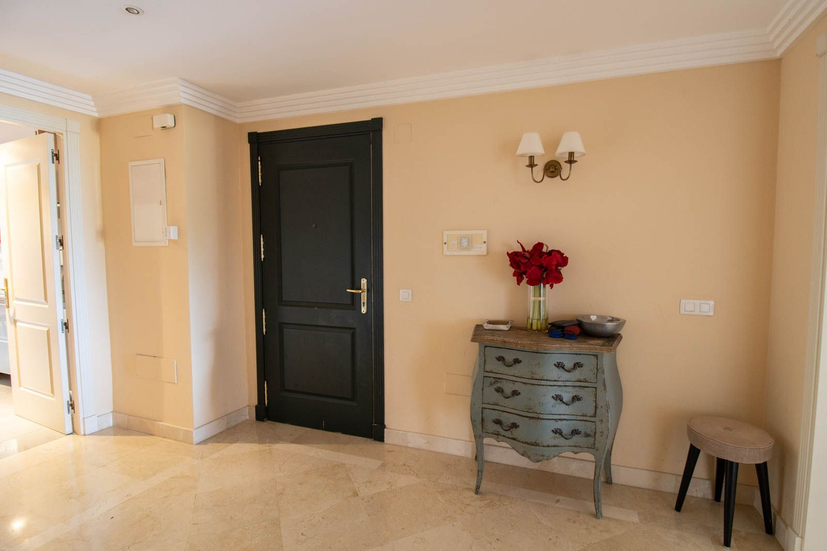 2 Bedroom Apartment in Marbella - Photo 11