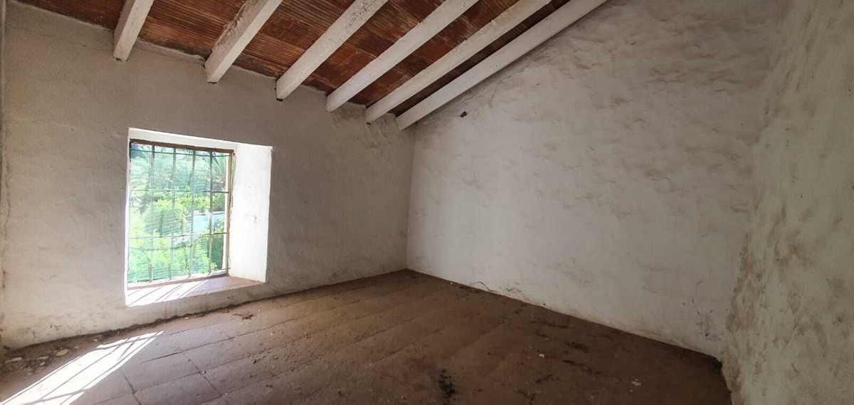 5 Bedroom Country house in Pizarra - Photo 4