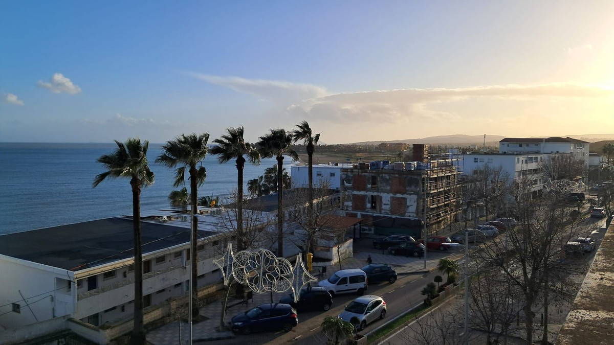 3 Bedroom Apartment in Torreguadiaro - Photo 12