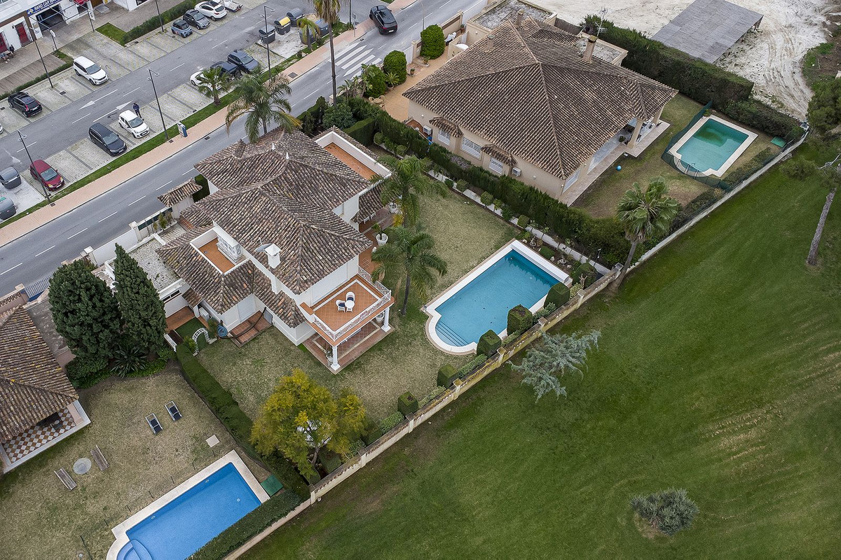 5 Bedroom Villa in San Pedro de Alcántara - Photo 27