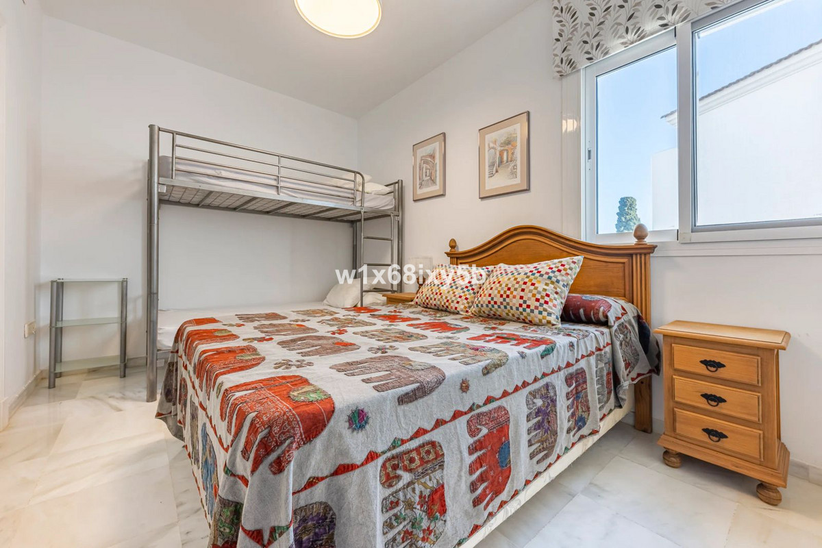 3 Bedroom Townhouse in Estepona - Фото 23