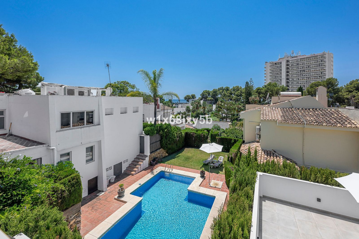 3 Bedroom Villa in Marbella - Photo 36