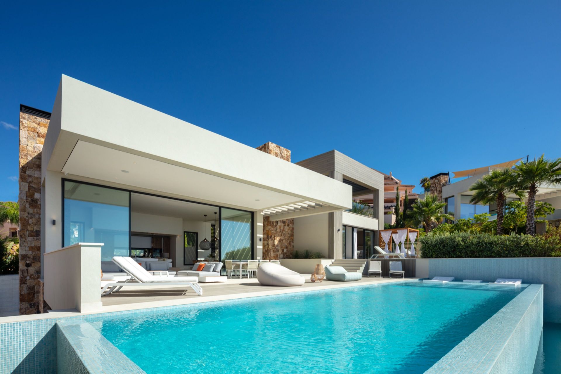 Villa in Nueva Andalucia