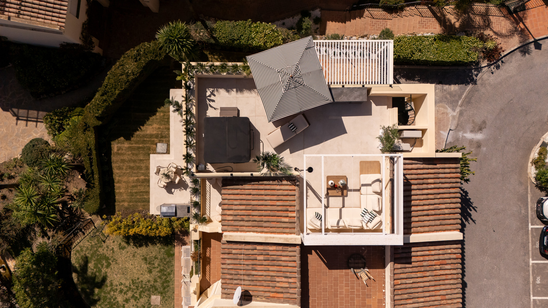 4 Bedroom Townhouse in Benahavís - Photo 42