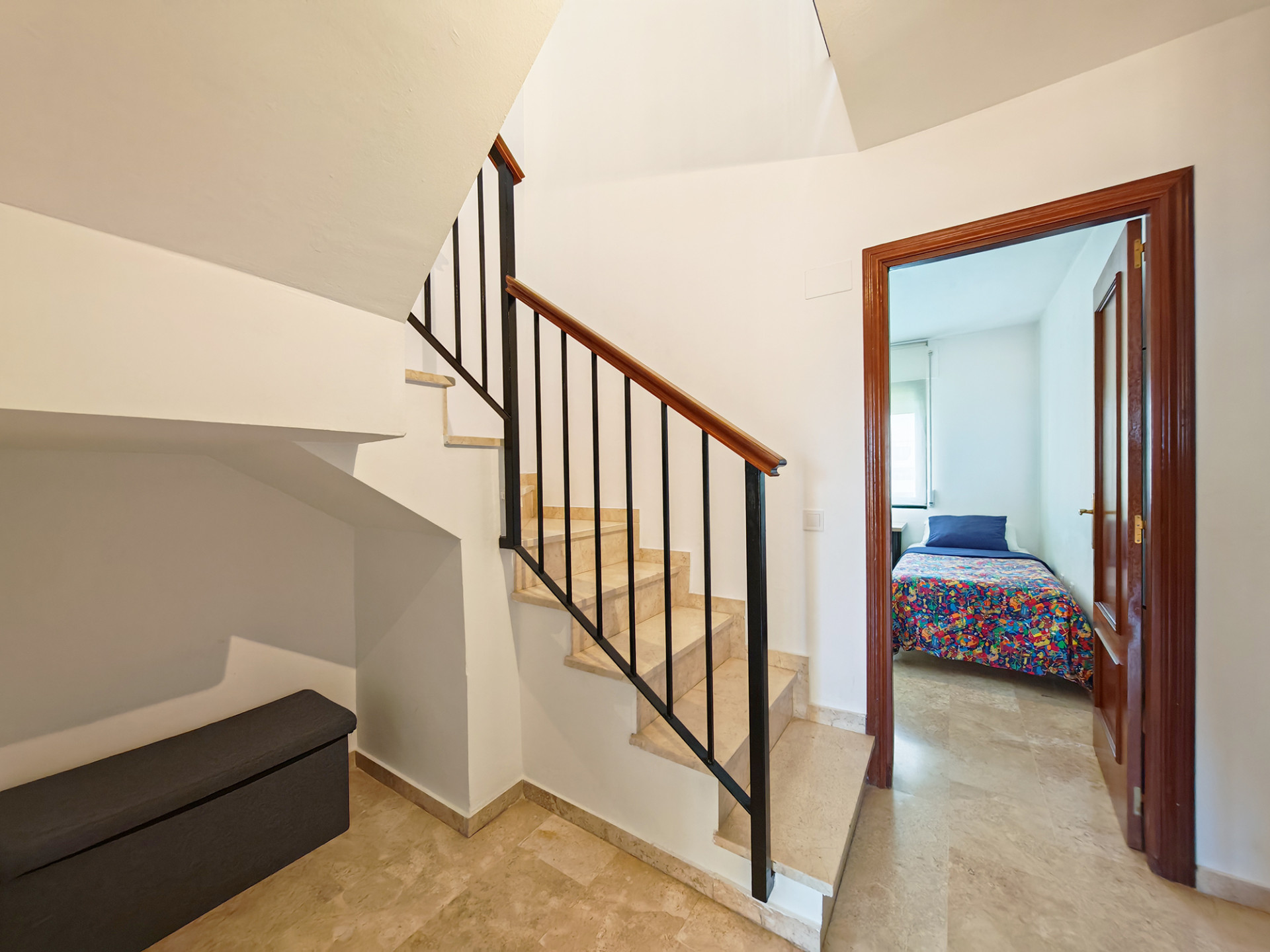 3 Bedroom Penthouse in Estepona - Photo 18