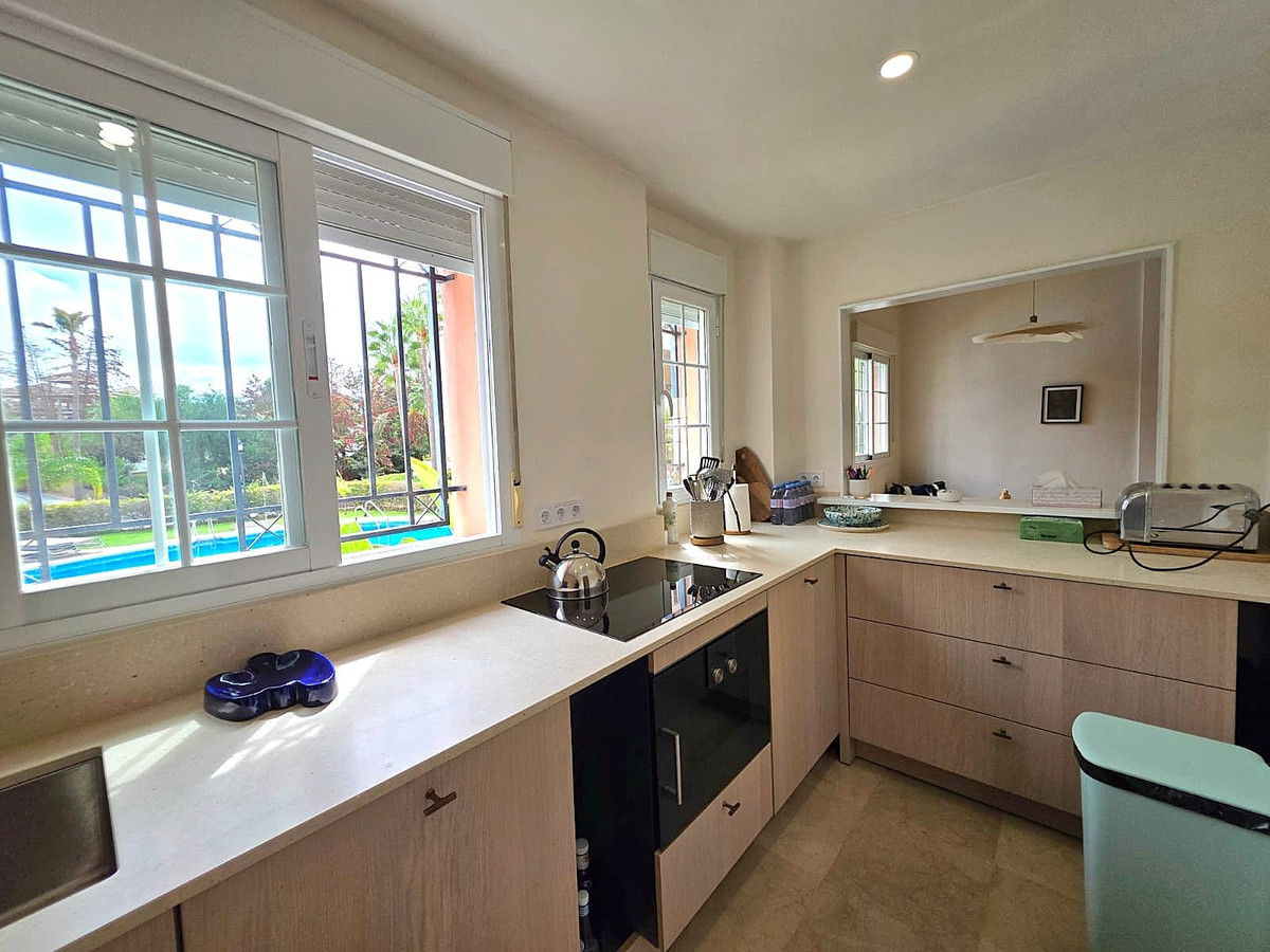 3 Bedroom Apartment in Marbella - Photo 9