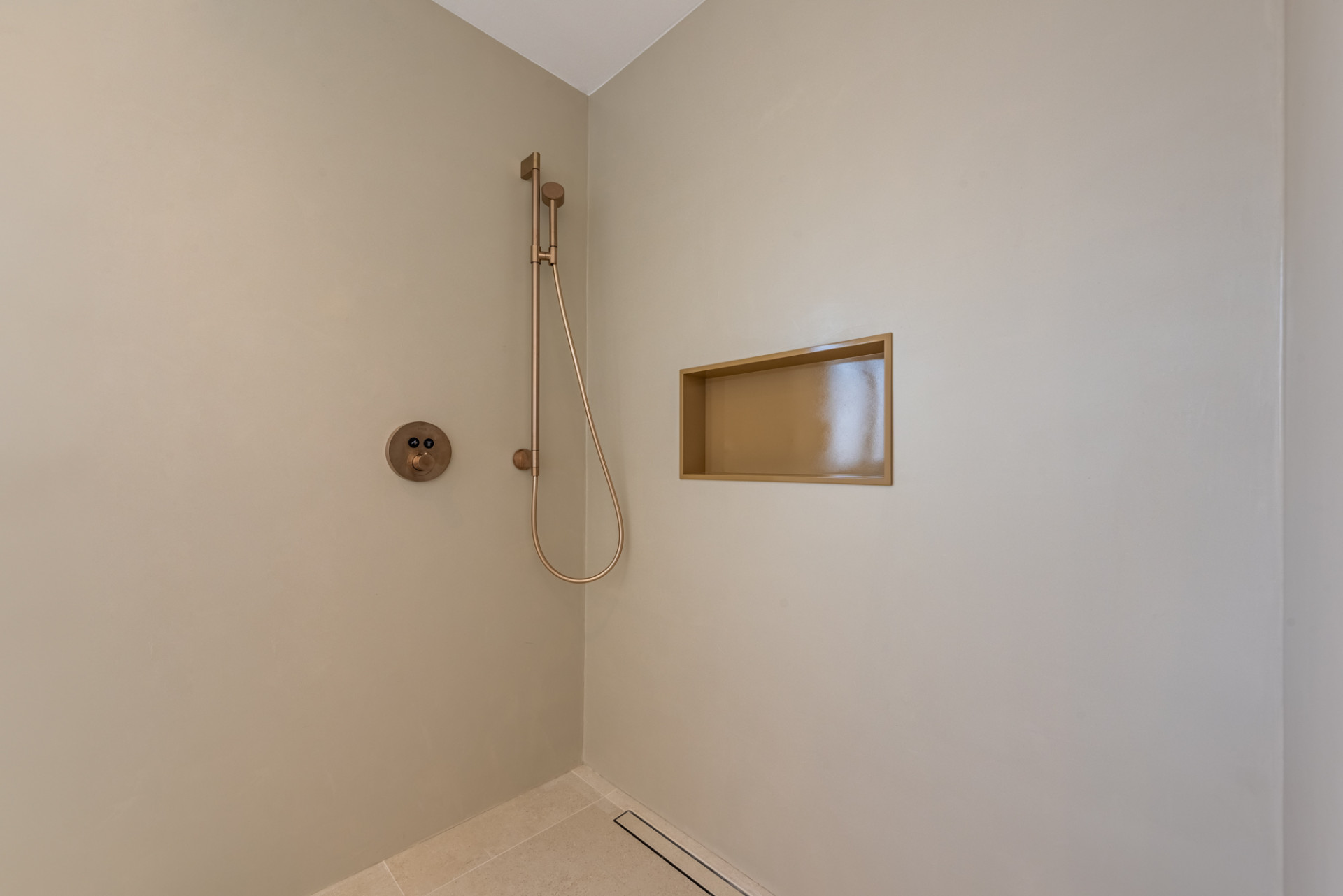 2 Bedroom Penthouse in Benahavís - Photo 19