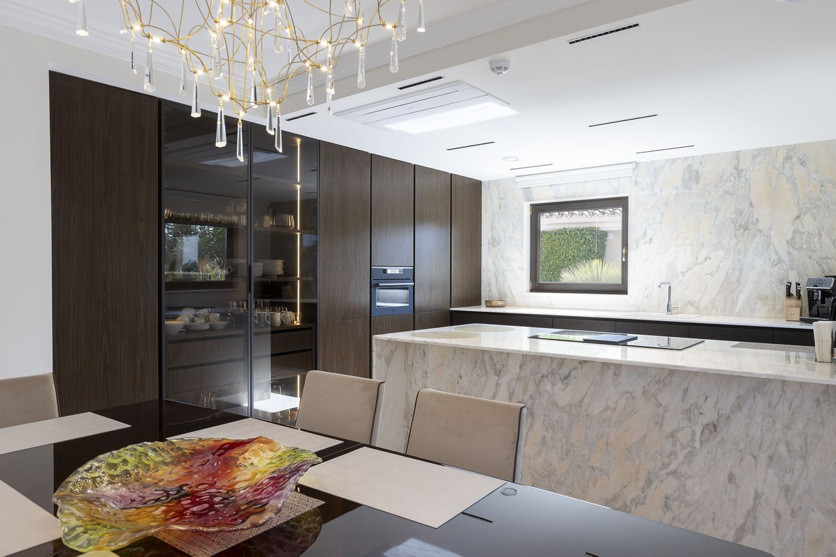 6 Bedroom Villa in Mijas - Photo 23