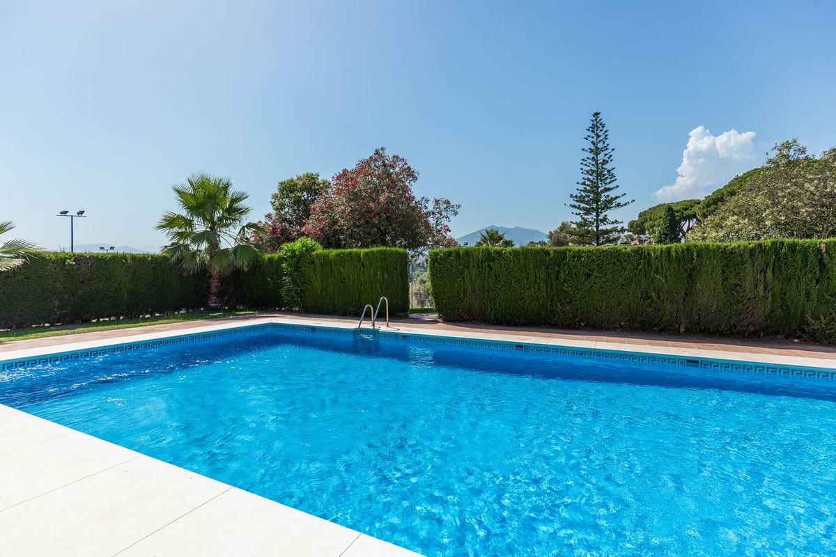 2 Bedroom Townhouse in Marbella - Photo 17