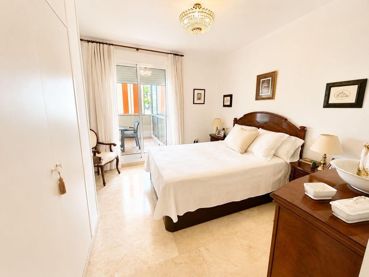 3 Bedroom Apartment in Fuengirola - Photo 5