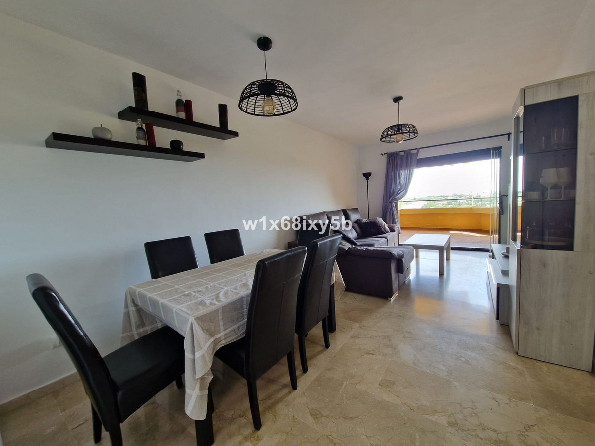 2 Bedroom Apartment in Estepona - Photo 6