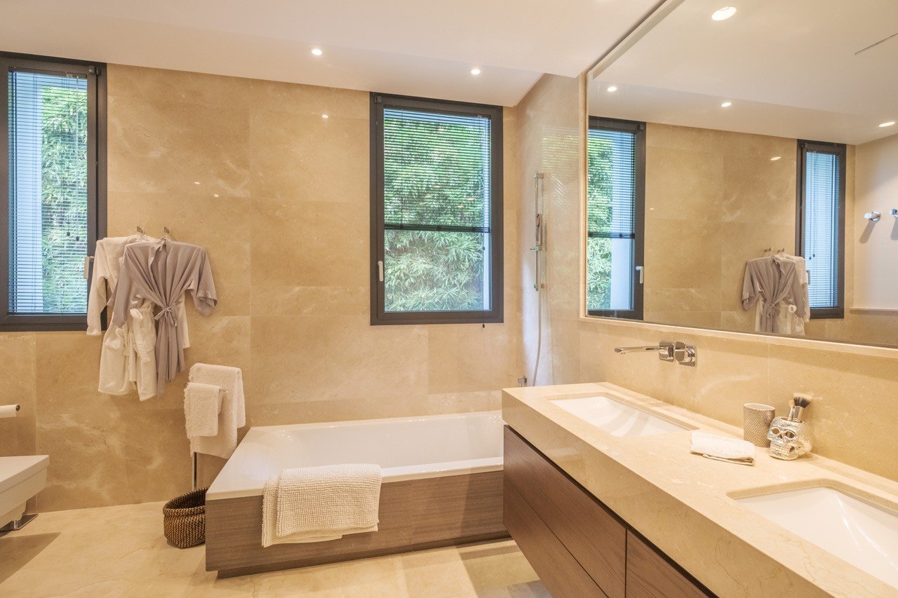 4 Bedroom Apartment in Marbella - Photo 17