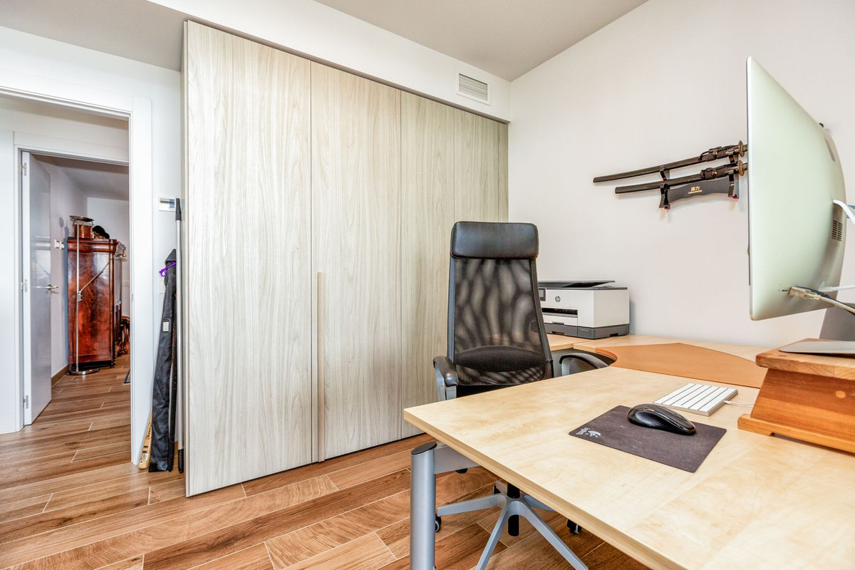 3 Bedroom Apartment in Fuengirola - Photo 33