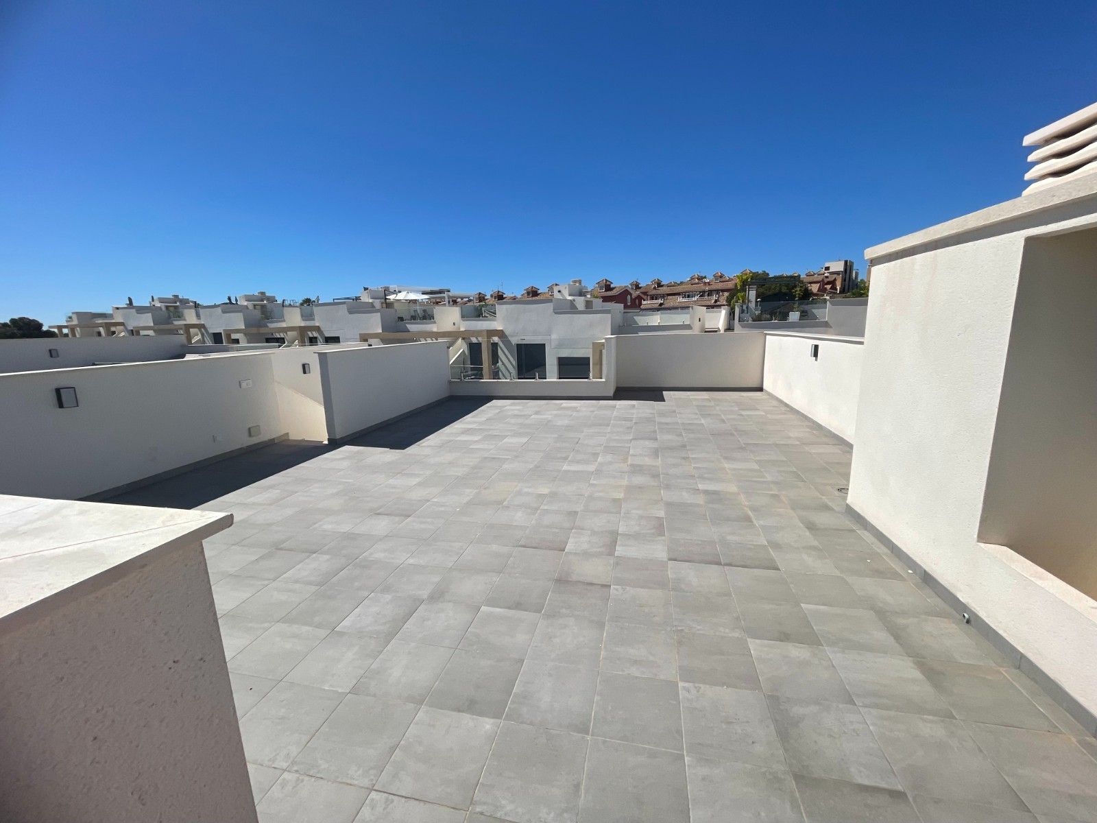 Apartamento com 2 quartos com piscina em Alicante, Espanha – Foto 2