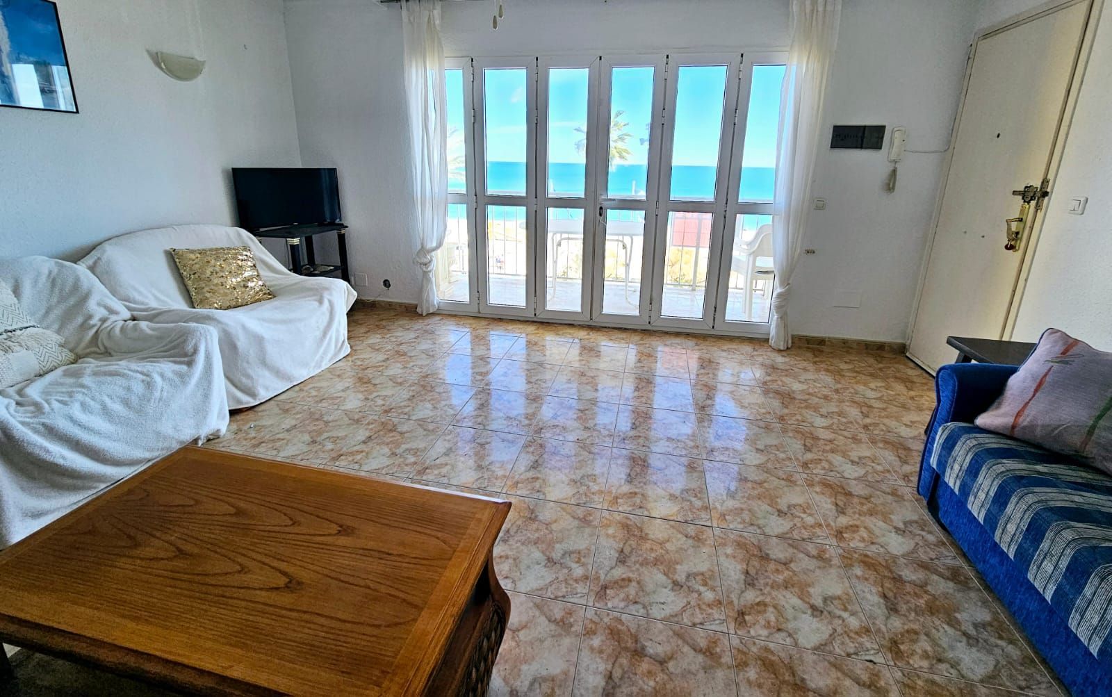 3 Bedroom Apartment in Fuengirola - Photo 6