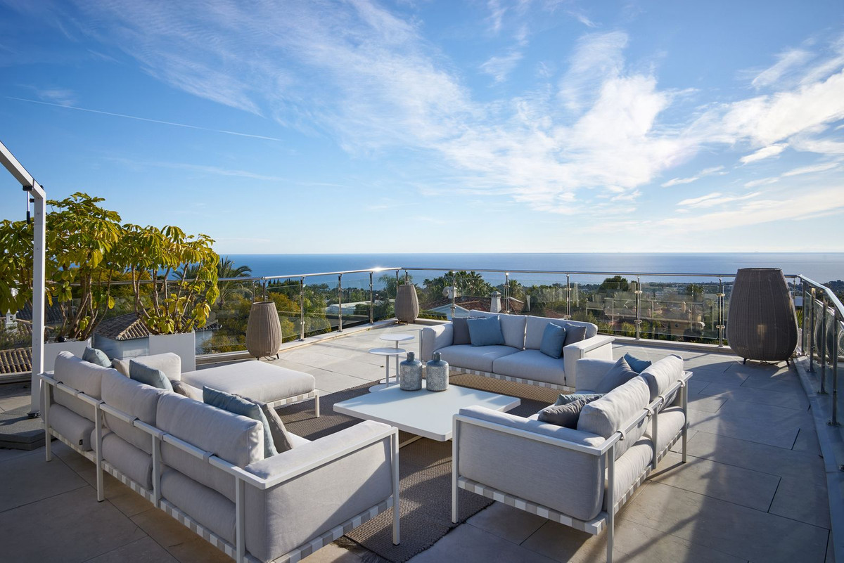 4 Bedroom Villa in Marbella - Photo 38