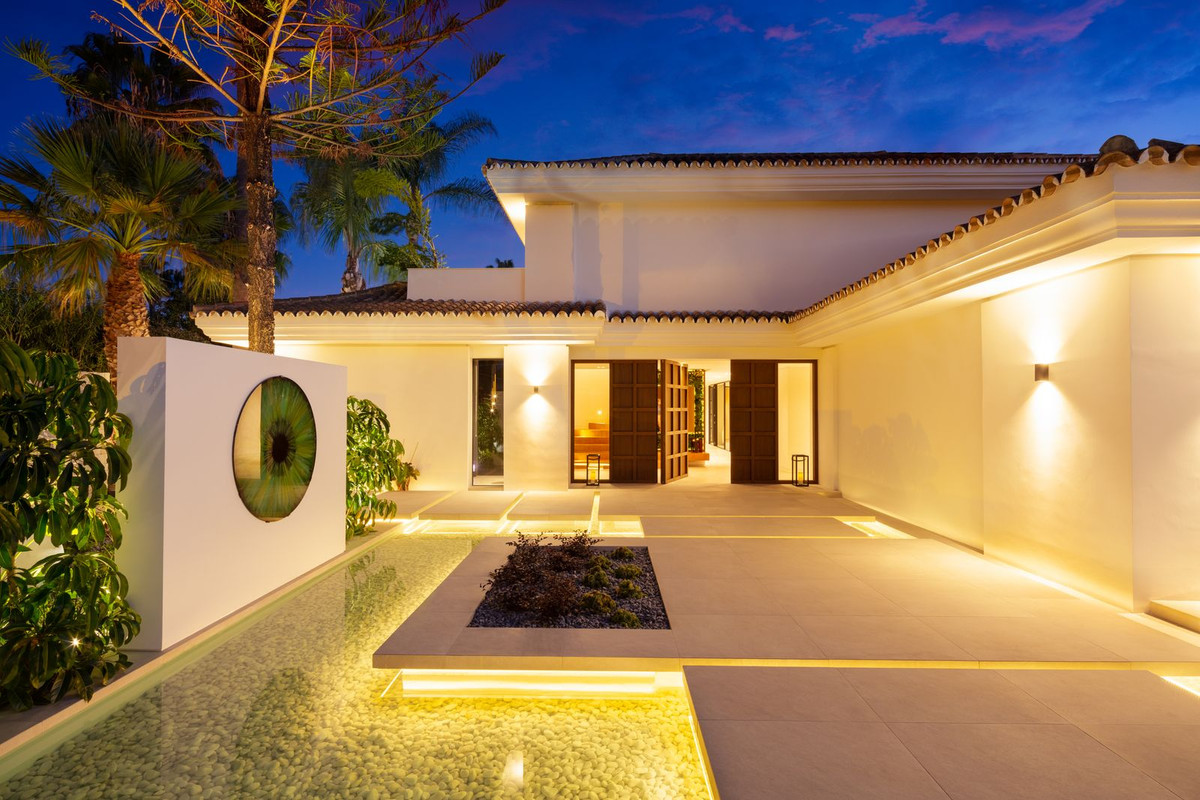 5 Bedroom Villa in Marbella - Photo 27