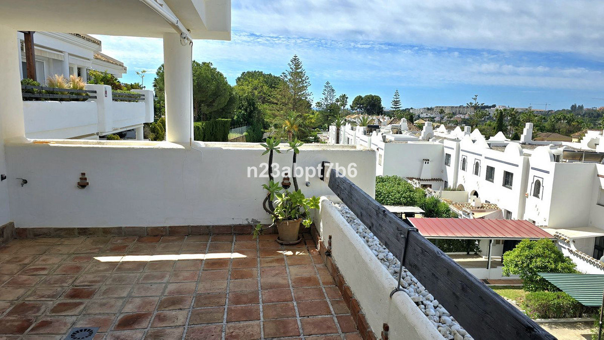 2 Bedroom Apartment in Marbella - Photo 6