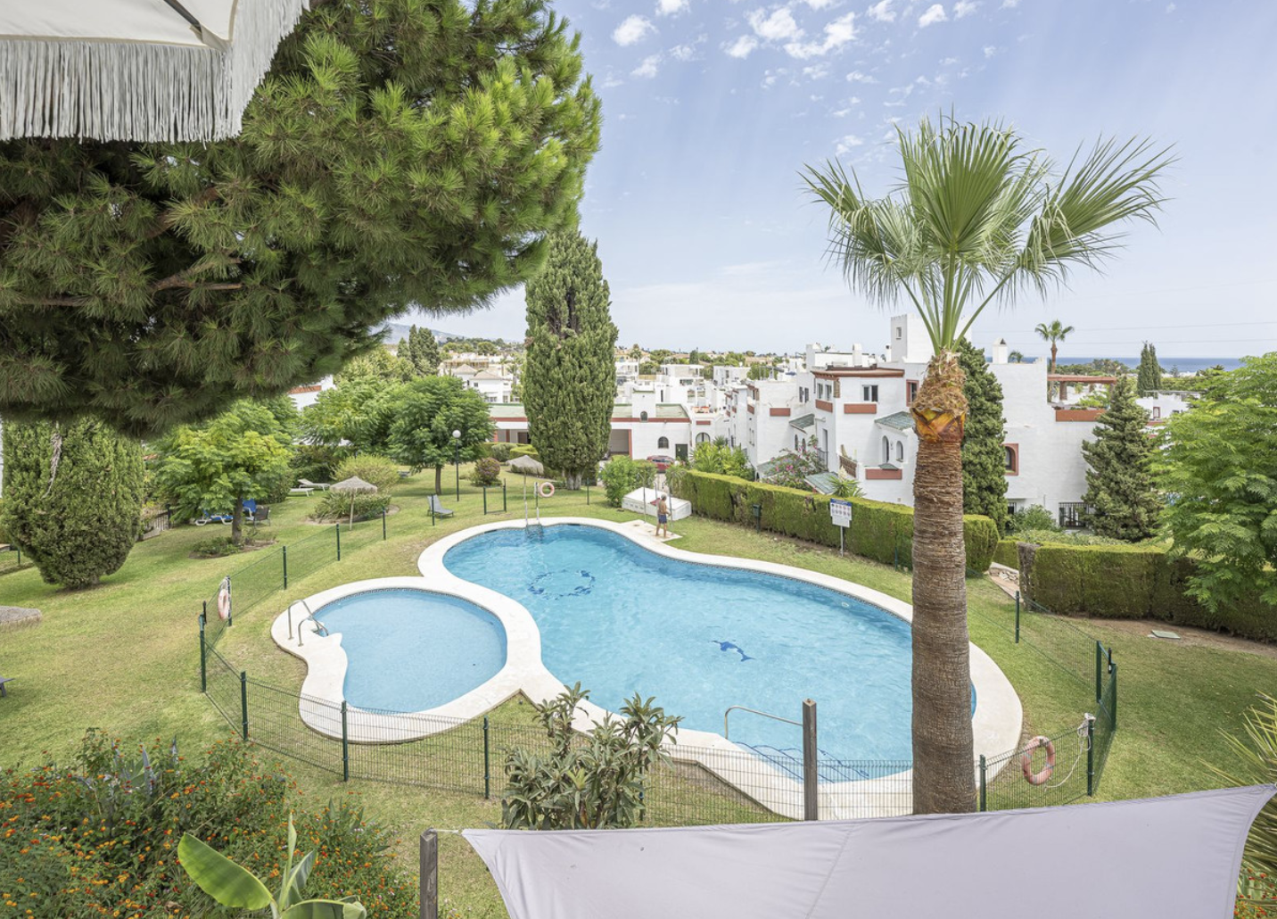 3 Bedroom Townhouse in Estepona - Photo 2