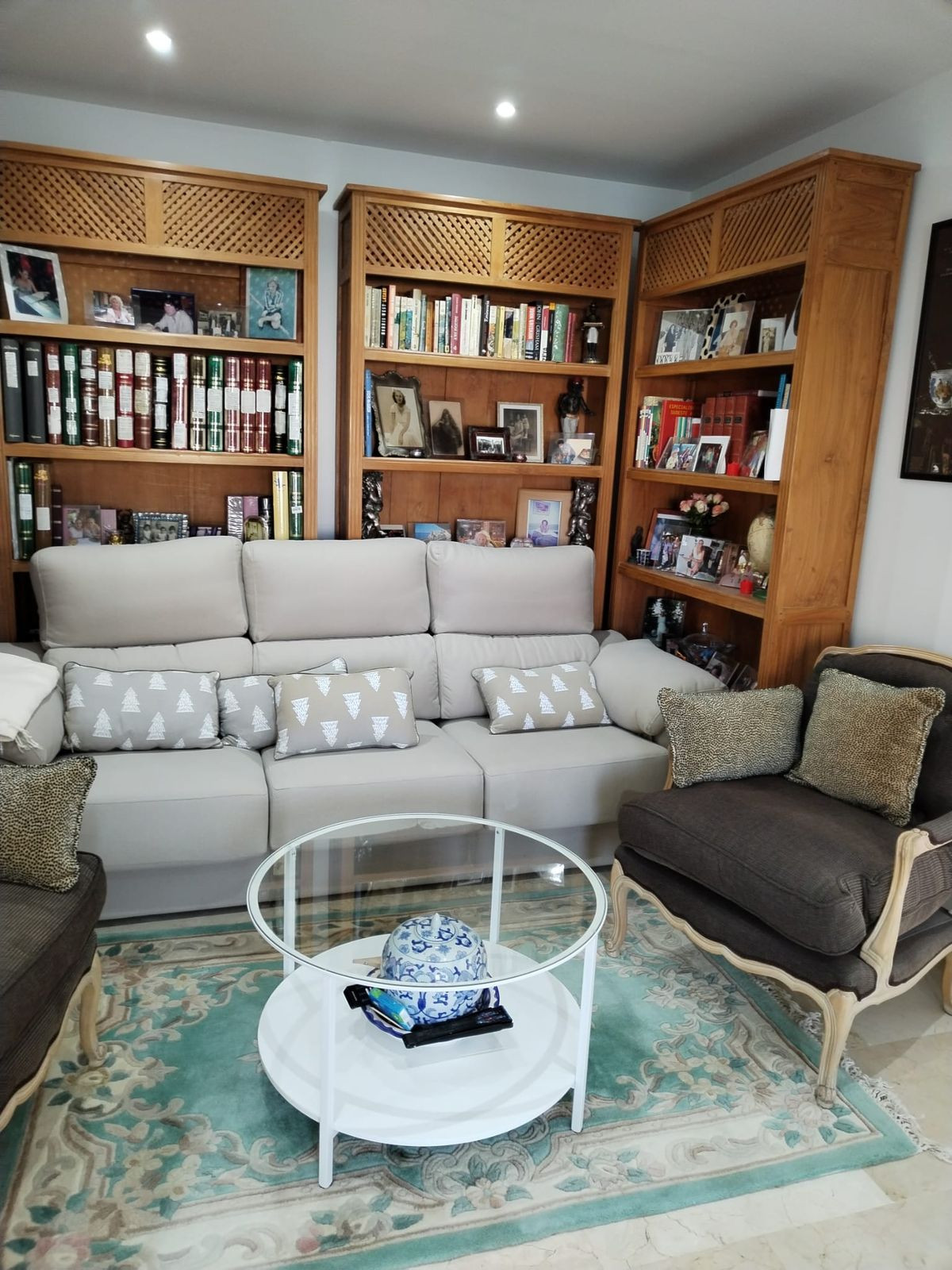 3 Bedroom Apartment in Marbella - Photo 2