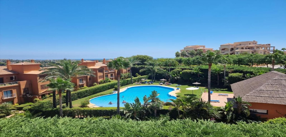 3 Bedroom Apartment in Estepona - Photo 14